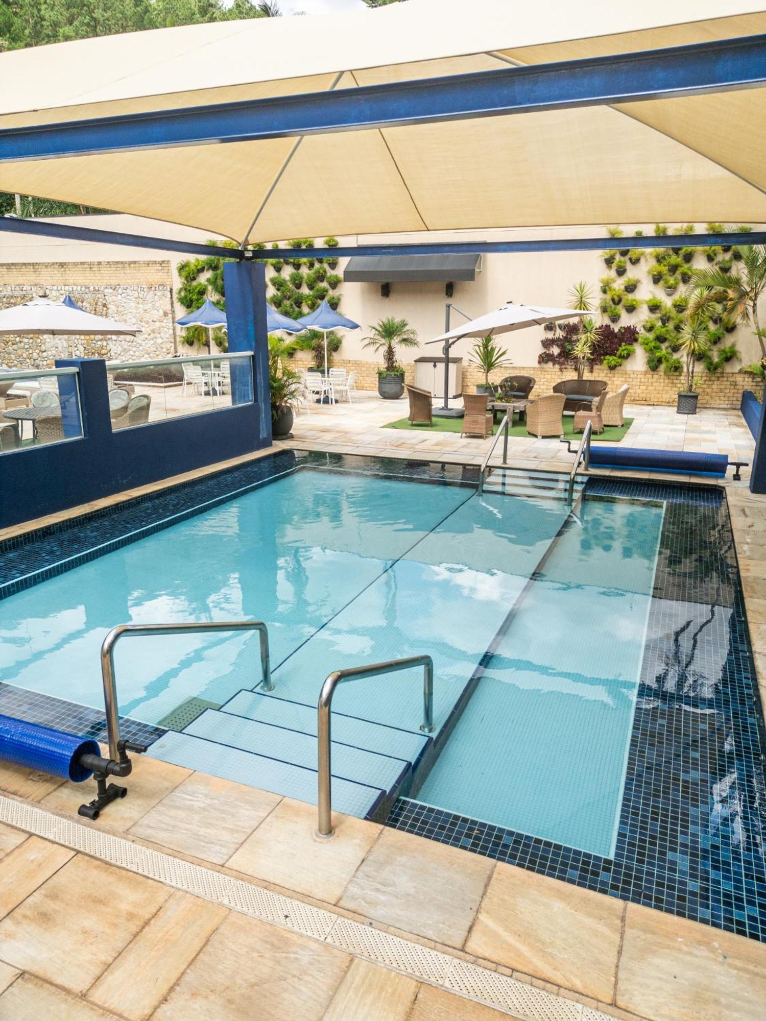 Radio Hotel Resort & Convention Сера Негра Екстериор снимка