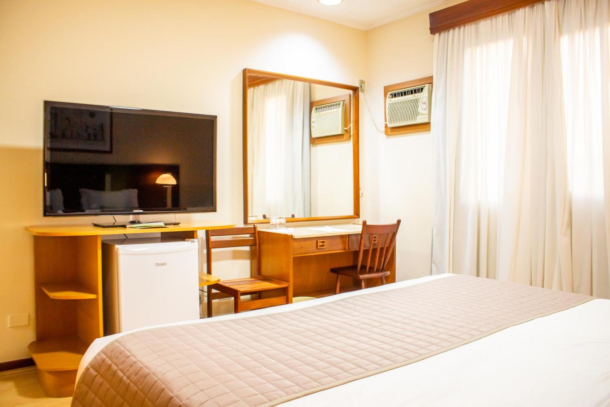 Radio Hotel Resort & Convention Сера Негра Екстериор снимка